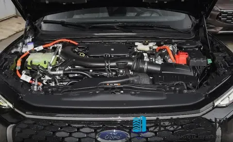 15万级性能家轿，蒙迪欧配27英超大屏和L2辅助驾驶，真香！-3