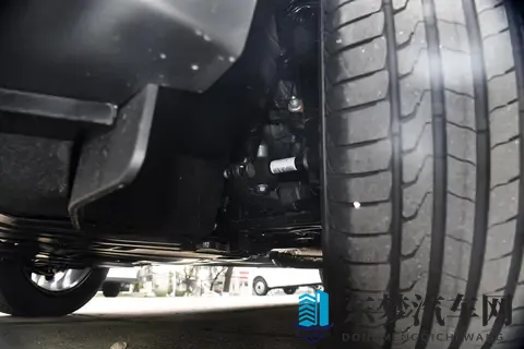 2025 款福特领睿：心动版到精领型差 41 万，多花钱换配置值吗？-1