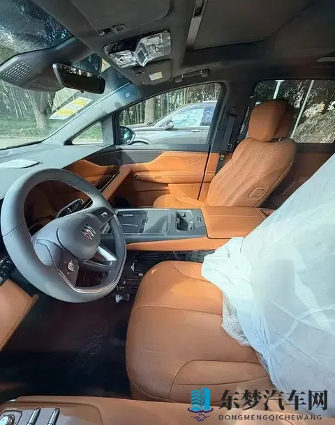 尺寸超腾势D9，插混纯电任选，别克至境世家实车现身街头-3