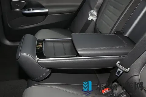 开奔驰C260L有“面子”,还在乎什么缺点？-1