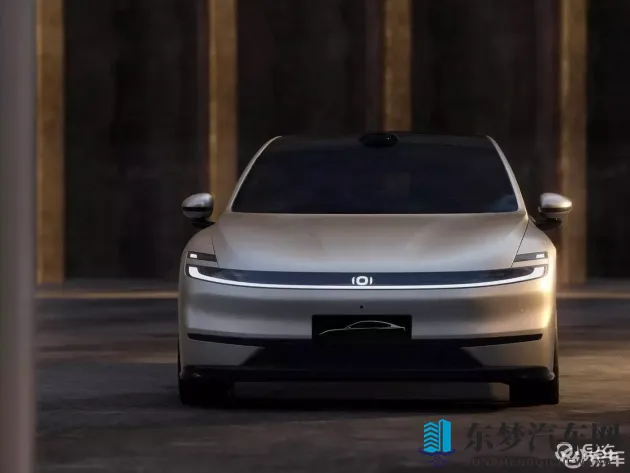 一个人看的ww视频:汽车视频揭秘:深度解析驾驶乐趣-1