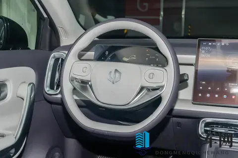 1198万竟配激光雷达？零跑B01实测，这款纯电家轿是否值得入手？-2