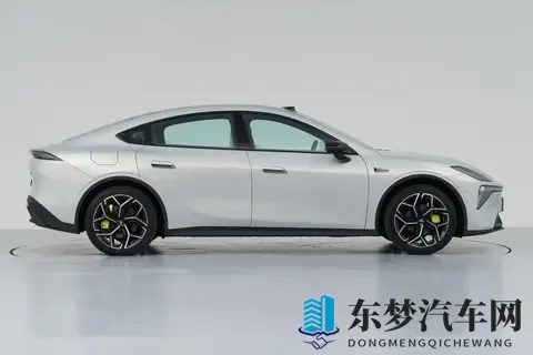 标配激光雷达！深蓝L06 156英寸旋转屏+180km纯电续航-1