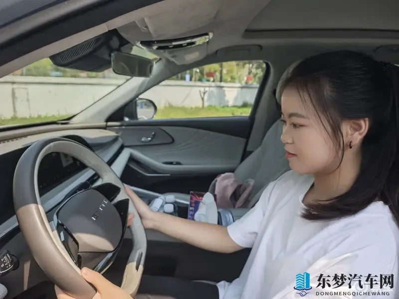 秋葵草莓绿巨人丝瓜www：新能源汽车革新，绿色出行新选择-2