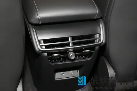 17万级合资B级车，20T+8AT，蒙迪欧适合家用吗？