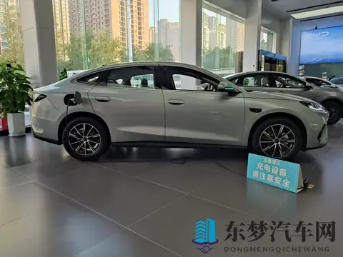 26款海豹06DM-i到店，配海域白配色+海盐灰内饰，续航128km+怀挡-1