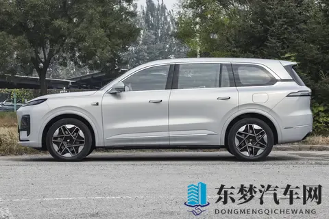 全家出游新选择？深蓝S09能否成为六座SUV的黑马！-2