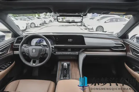 进口皇冠怎么选？299 万至享版碾压 349 万至尊版？-1