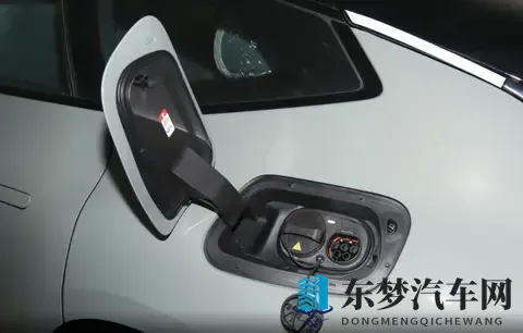 2359万买奥迪纯电车，外观运动续航扎实，奥迪E5值得选吗？-1