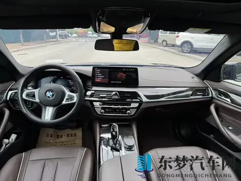 女子驷马悬吊真人：汽车悬架测试,舒适性体验大揭秘