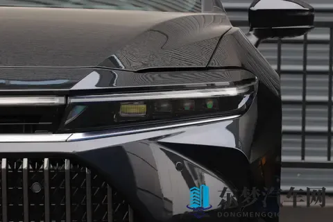 进口皇冠怎么选？299 万至享版碾压 349 万至尊版？