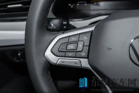 2026款宝来1129万起售！1025寸屏幕缩到8寸，扬声器也砍掉2个-1