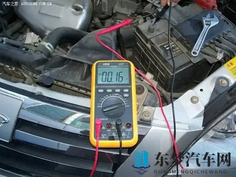 车子长时间不开如何避免电瓶亏电？记住这2个方法，电瓶多用几年