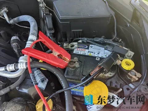 车子长时间不开如何避免电瓶亏电？记住这2个方法，电瓶多用几年-2