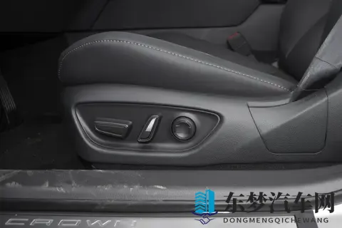 进口皇冠怎么选？299 万至享版碾压 349 万至尊版？-2