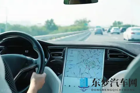 香蕉桶桃子：水果盛宴：香蕉与桃子的奇妙组合-2