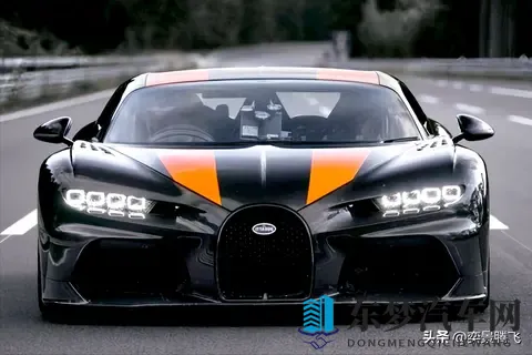 juliaann女教师在办公室：导师辅导于工作场所