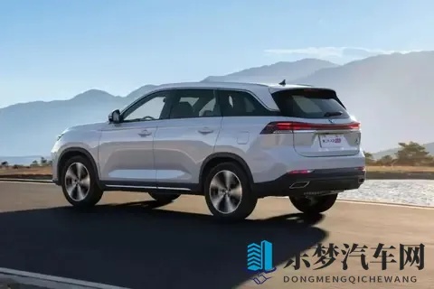 低价七座车盘点，价格不高，配置全面 过年回家全家都有座-2