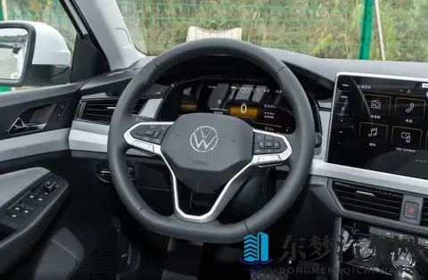 2026款宝来1129万起售！1025寸屏幕缩到8寸，扬声器也砍掉2个-2