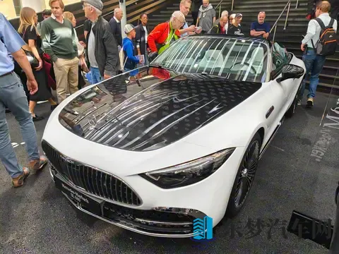 迈巴赫首款双座敞篷跑车亮相！双拼色车身动感十足，配40T V8动力-1