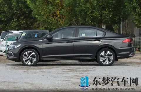 新款宝来上市，售价不变，15T动力总成保留，6个喇叭减配成了4个-2