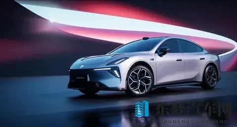 深蓝L06杀入轿跑江湖：年轻人的钱包和驾驶乐趣谁先翻牌？-1