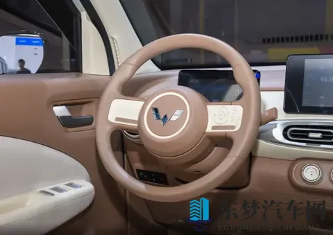 宏光MINIEV四门版448万起,745L大空间,后排应急,丐版性价比高-1