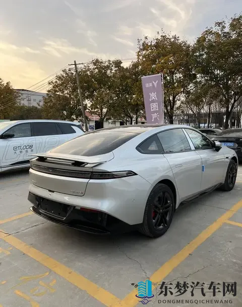 东风奕派eπ007+到店，增新配色+激光雷达，配544马力+FSD悬架-1