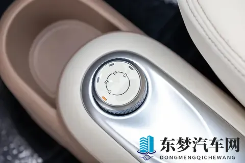 五菱宏光MINIEV 2025款深度体验:安全、空间与能耗的全面解析-2