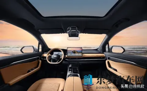 吉利新SUV冲销量，现款遇冷改配方，家庭刚需能救市？-1