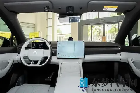 30万级SUV里,终于有一台让BBA车主心动的电车了-2