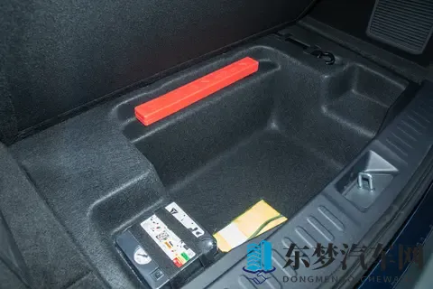 家庭出行就选深蓝S09，空间大、配置高、动力强，性价比还超高！-3