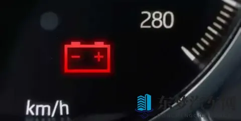 车子长时间不开如何避免电瓶亏电？记住这2个方法，电瓶多用几年-1