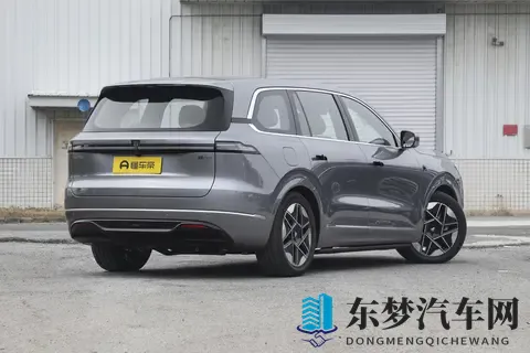 带全家人深度体验深蓝S09与魏牌蓝山，到底哪款更值得买？