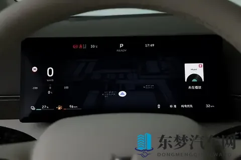 三孩爸开了台新MPV，全家人都说：这车像家一样舒服！-1