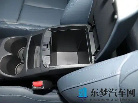 爱弓凉 毕业典礼：汽车智能新趋势，新能源未来可期-1