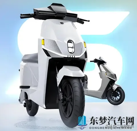 绿源S90-D:12项专利电机+3种动力模式，真能颠覆摩旅？-3