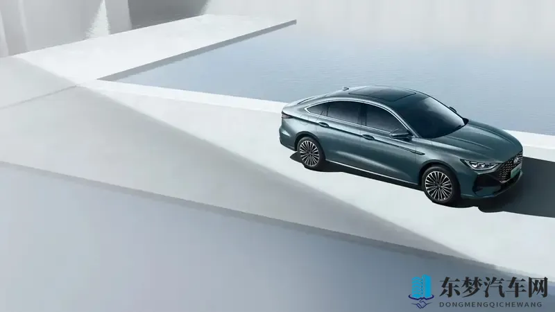 十万级混动双雄风云A8L vs秦L“亦善驰骋 亦有锋芒”-1