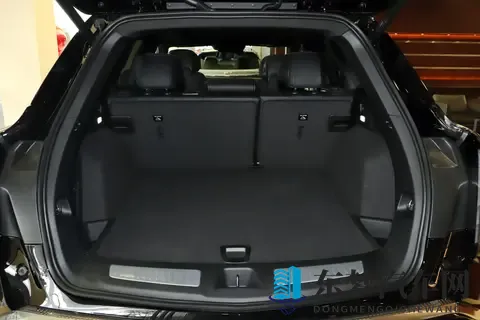 凯迪拉克XT5:33寸大屏与蜂鸟底盘,能否撼动豪华SUV市场?-2