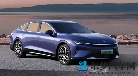 宝骏放大招！享境中大型轿车官图曝光，纯电插混都能选-2