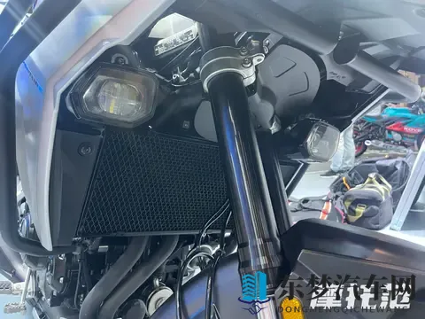 推特18r：社交媒体重塑汽车行业生态-2