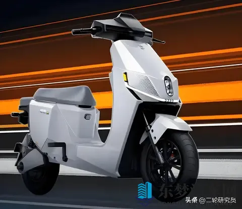 绿源S90-D:12项专利电机+3种动力模式，真能颠覆摩旅？-1