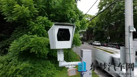 加拿大安大略省全面拆除测速摄像头,省长怒批是“敛财工具”-1