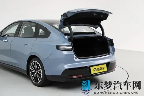 898万起售，续航650km，标配L2级辅助驾驶，试驾零跑B01-1