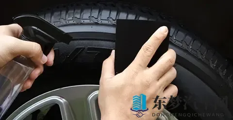 为什么说洗车的时候不要贪小便宜擦轮胎油？-2