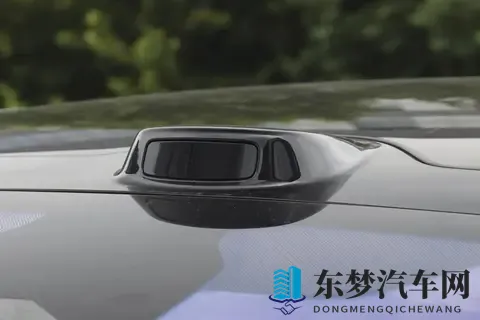 理想汽车的首款纯电SUV，车长近51米，入门就是顶配-2