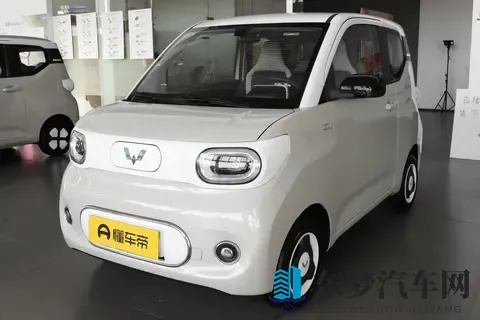 五菱宏光 MINIEV 全系对比：8 款车型怎么选？这两款实用性拉满