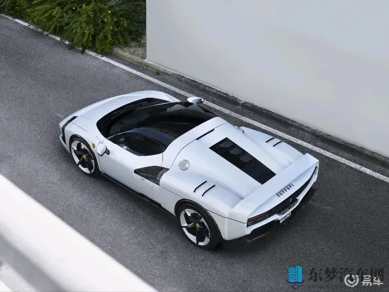 打扑克又喊又叫：全新车型震撼来袭，娱乐+舒适，驾驶体验升级-1