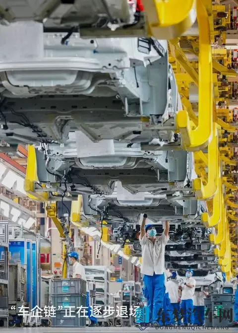 老中医把两腿张开揉弄高潮：资深中医师手法按摩，助患者双腿舒展，体验愉悦境界-3