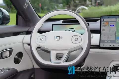 买车不妨等等，这些百万级配置，正被国产车“打”到20万级-1